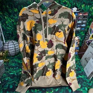 LRG Leaf Peeping Camouflage Hoodie Size Large  NWT